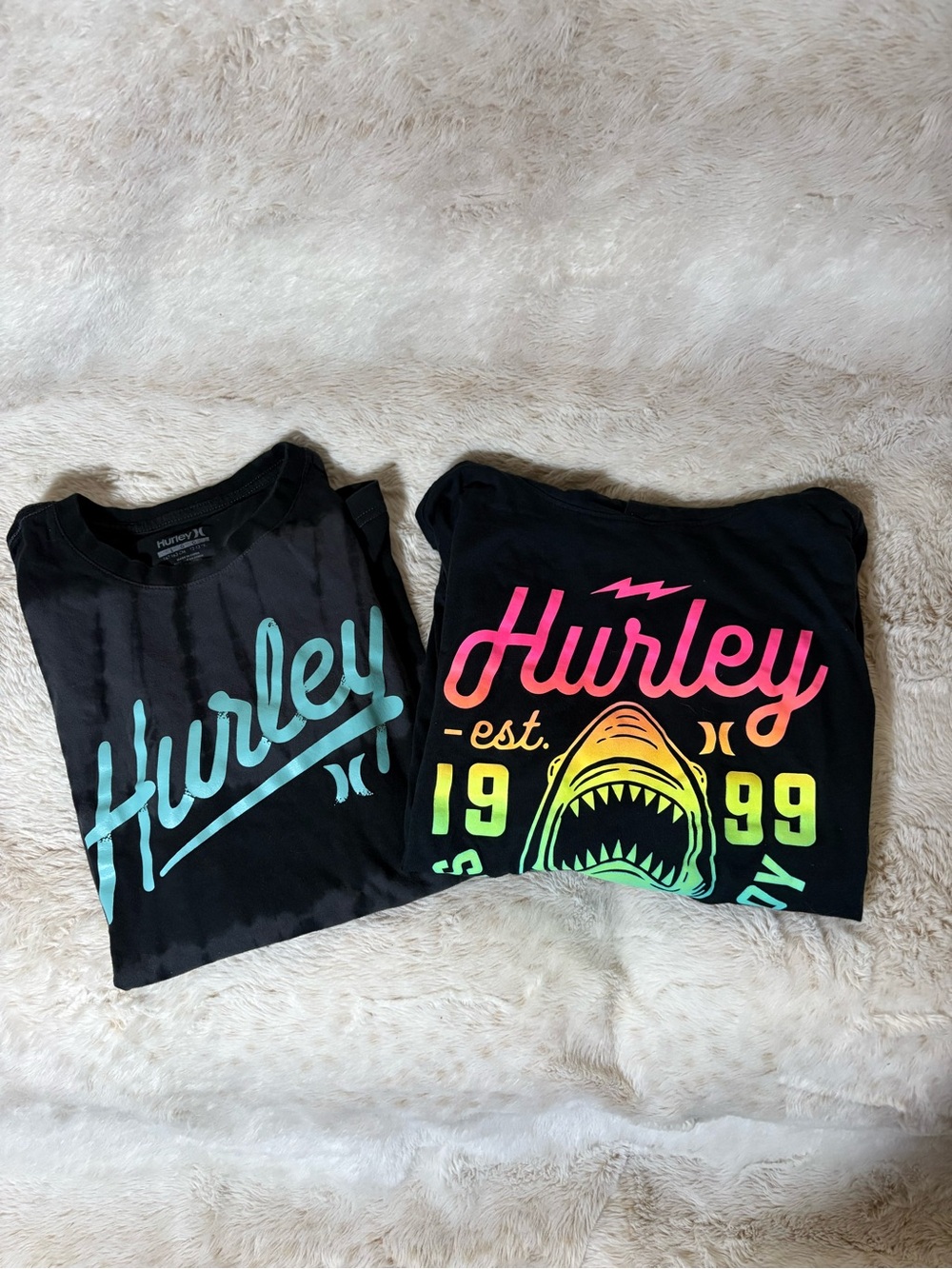 Hurley lot of 2 tees long sleeved & short sleeved boys L 12-13 EUC